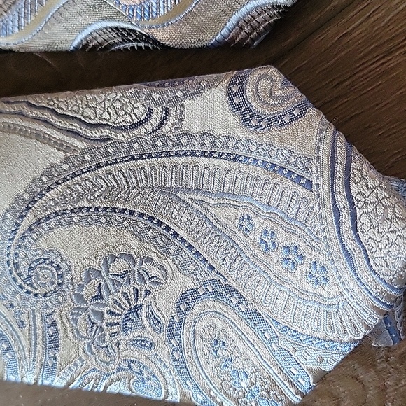 Bundle 2 Silk Ties Light Blue and Metaluc Colors Like New - Picture 3 of 5